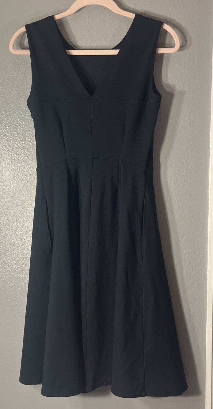 Lands End Sleeveless V-Neck Fit & Flare Knee Length Dress Black Women’s Size 6